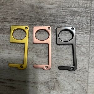 Hands-Free No-Touch Door Opener Keychain - Yellow, Rose Gold, Gunmetal